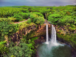Wailua Falls - Kauai - Hawaii - Copyright by Dirk Paul