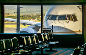 Kahalui Airport - Maui - Hawaii - Copyright by Dirk Paul