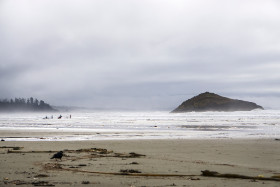 Kanada - Pacific Rim National Park, Wellenreiter am Long Beach - Copyright by Dirk Paul : 2018, Kanada