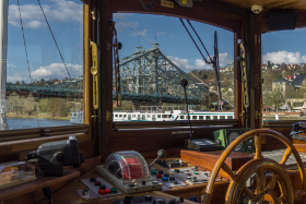 Das Dampfschiff "Leipzig" passiert das "Blaue Wunder", Copyright 2018 by Dirk Paul