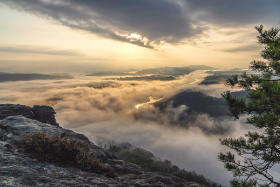 Sonnenaufgang auf dem Lilienstein, Sachsen,  Copyright 2019 by Dirk Paul