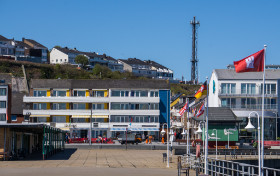 unser Hotel oben rechts - Helgoland - Copyright by Dirk Paul : 2017, Helgoland