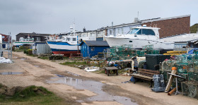 statt Autos Schiffe im Vorgarten parken - Helgoland - Copyright by Dirk Paul : 2017, Helgoland