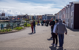 die Rollkoffer-Armada nach Schiffsankunft - Helgoland - Copyright by Dirk Paul : 2017, Helgoland