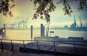 Hamburger Hafen, Copyright 2019 by Dirk Paul