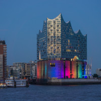 bunte Elphi Copyright 2017 by Dirk Paul : CDS, Elbphilharmonie, Elphi, Peru, Regenbogenfarben, Segelschulschiff Union