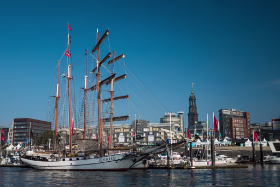 Hamburger Hafen Copyright 2017 by Dirk Paul